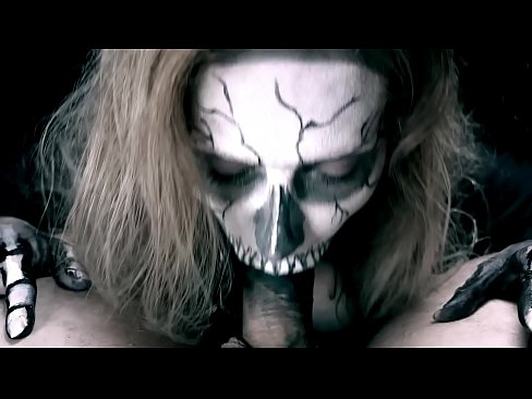 ❤️ Fată demonică sugând pula cu gura ei neagră și înghițind spermă. ❌  at ro.pornoincest.ru ️❤